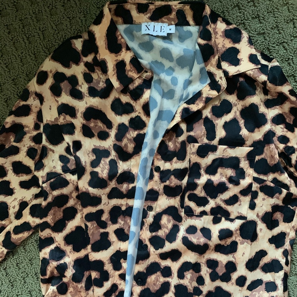 Leopard button down blouse - Picture 3 of 3